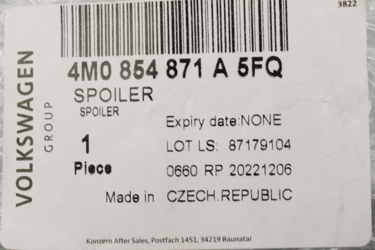 Audi Q7 2016-on boot lid side spoiler trim (left & right) 4M0854871A 5FQ / 4M0854872A 5FQ