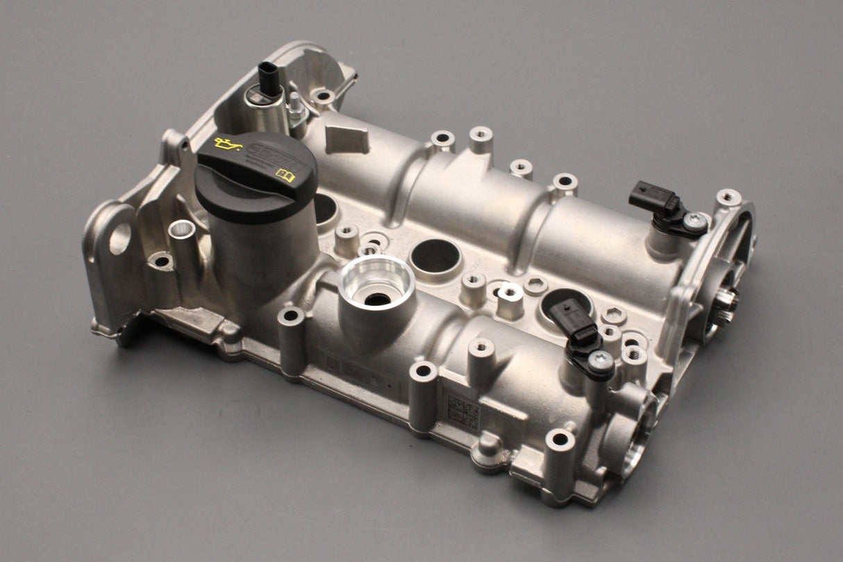 VW Polo SEAT Ibiza 1.0 MPI cylinder head cover with camshafts 04C103469S