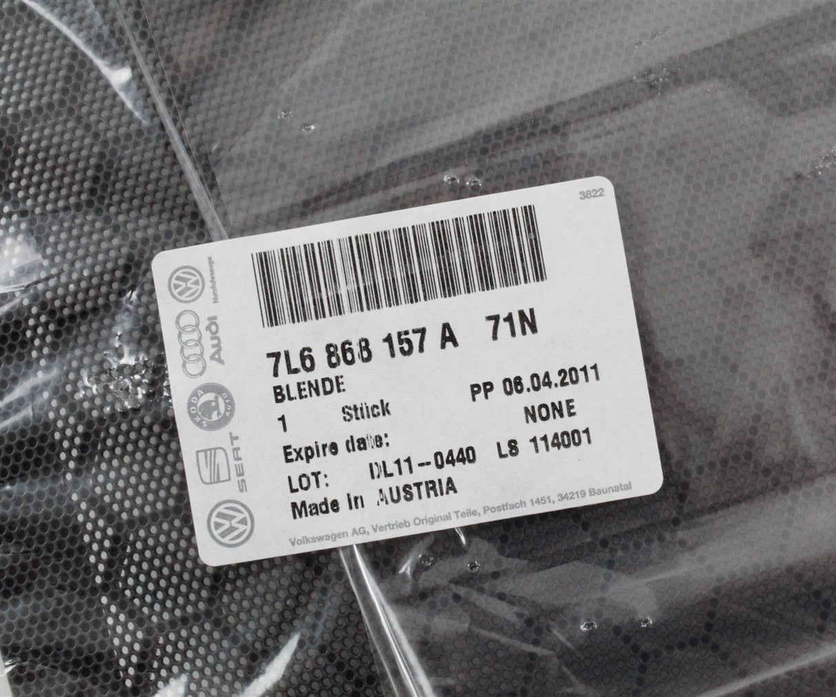 VW Touareg 7L 03-10 left front door speaker grille trim 7L6868157A