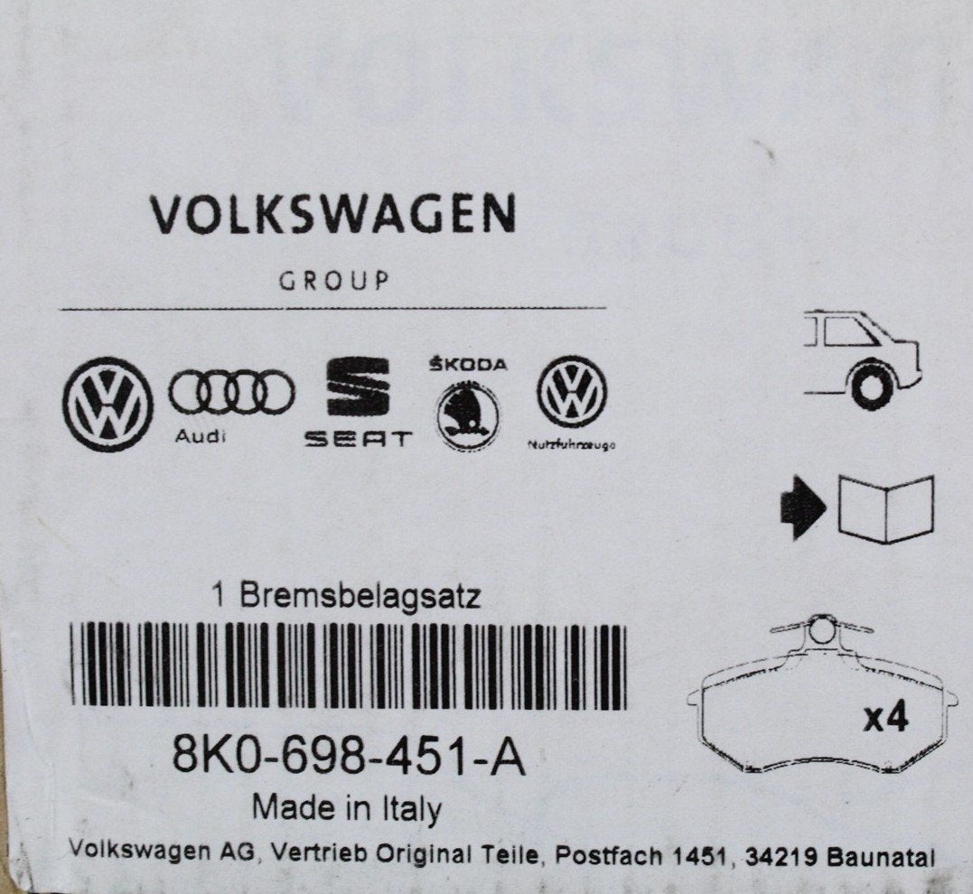 Audi A4 B8 A5 Q5 rear brake pad set for 300mm rear discs 8K0698451A
