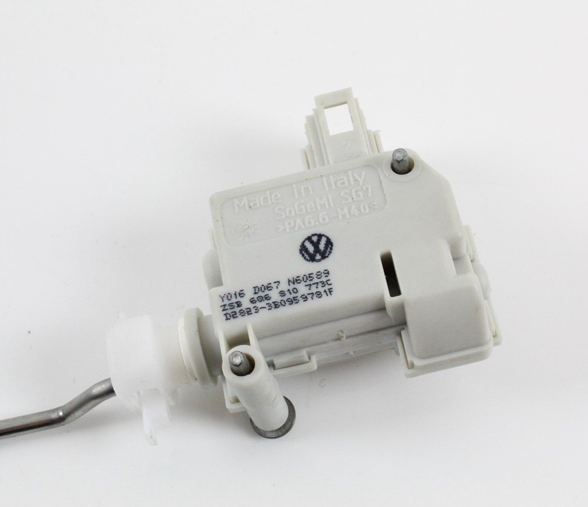 VW Polo 9N 9N3 02-10 fuel filler door cap actuator 6Q6810773C