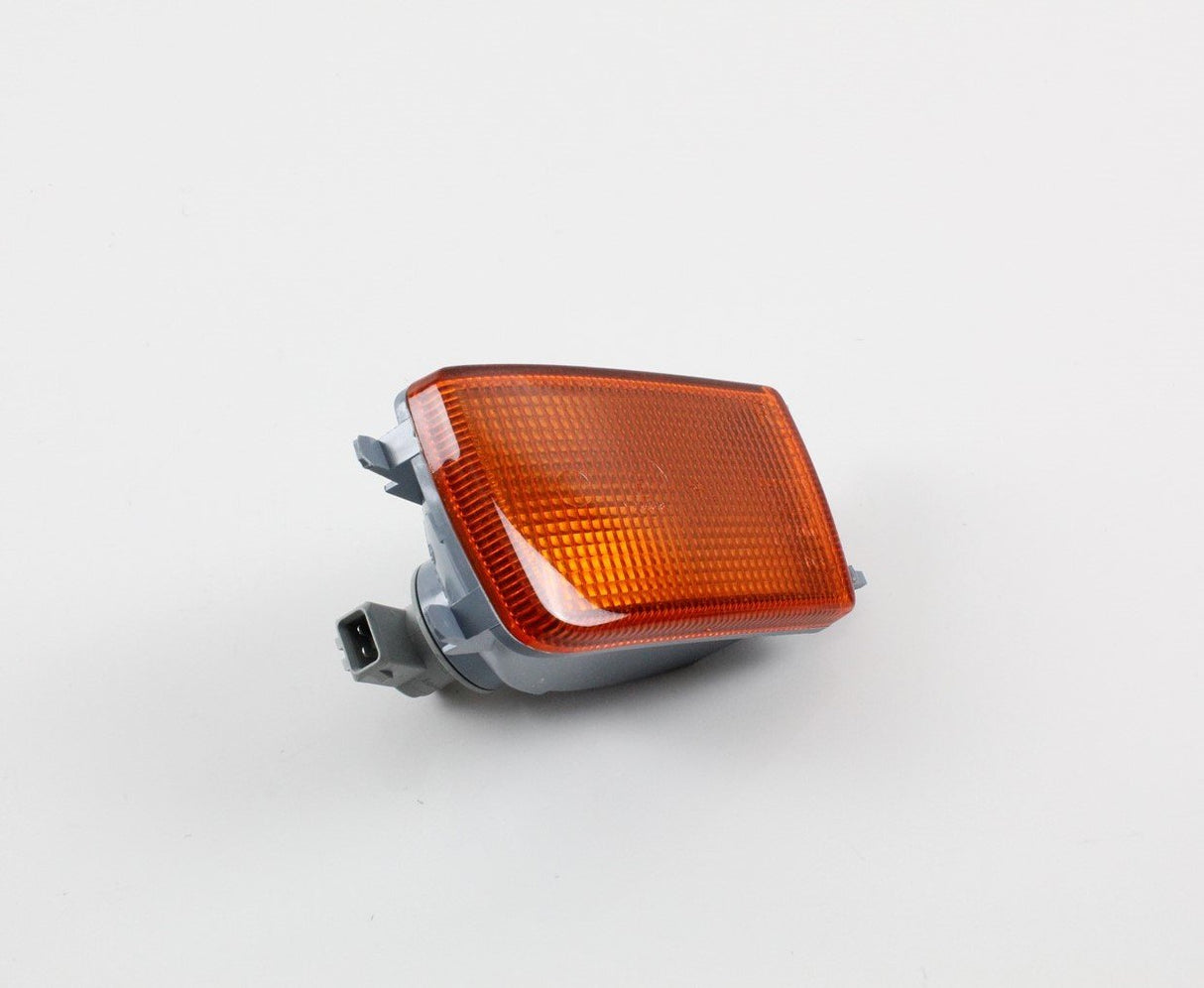 VW Golf MK3 92-97 front right indicator unit bulb holder 1H0953050