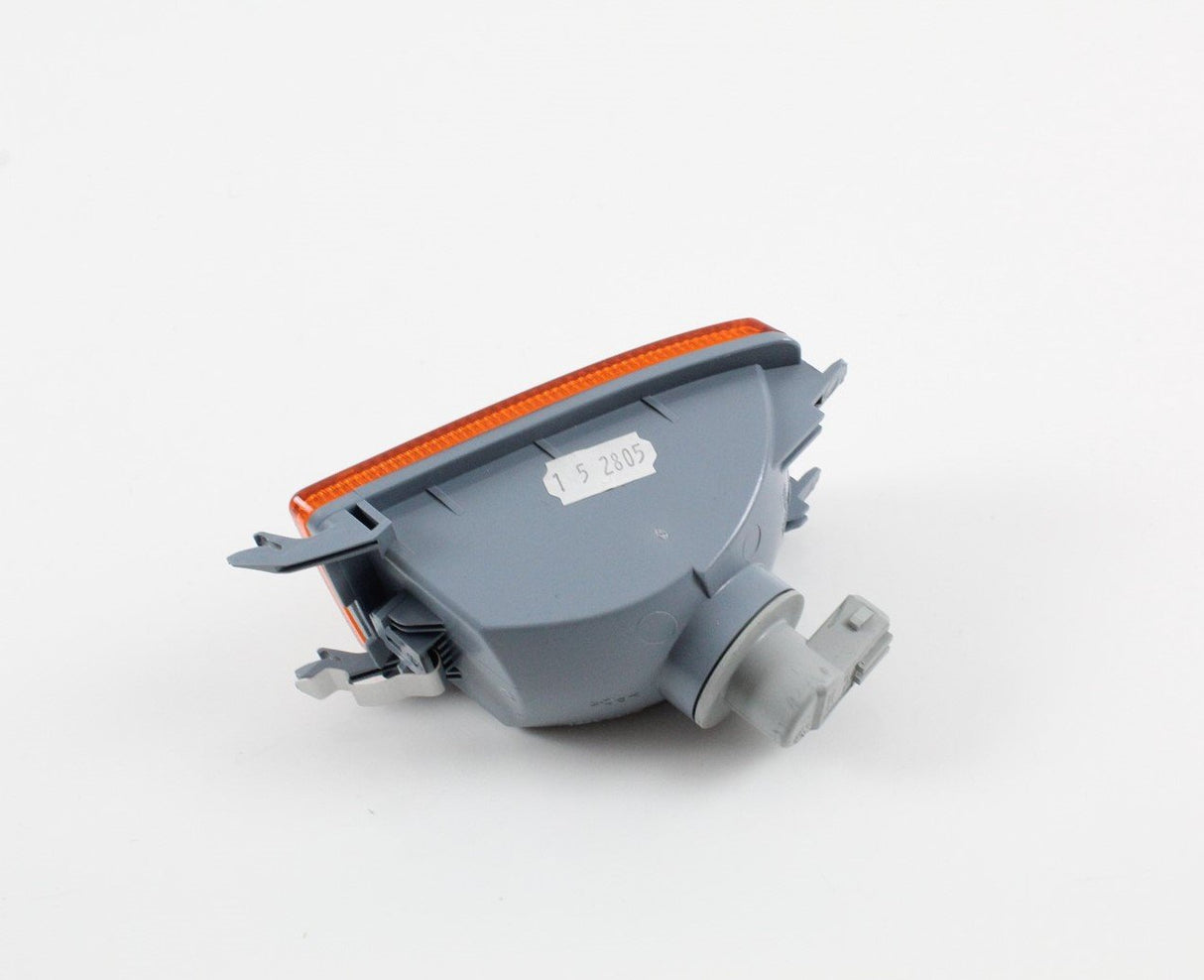 VW Golf MK3 92-97 front right indicator unit bulb holder 1H0953050