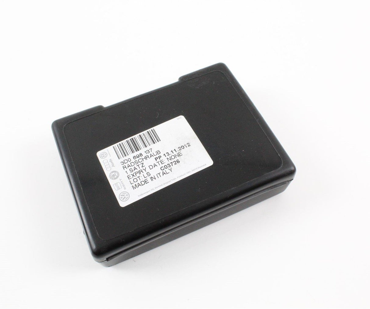 VW Phaeton 2002-2016 locking wheel nut kit "P" M14x1.5x35 3D0698137