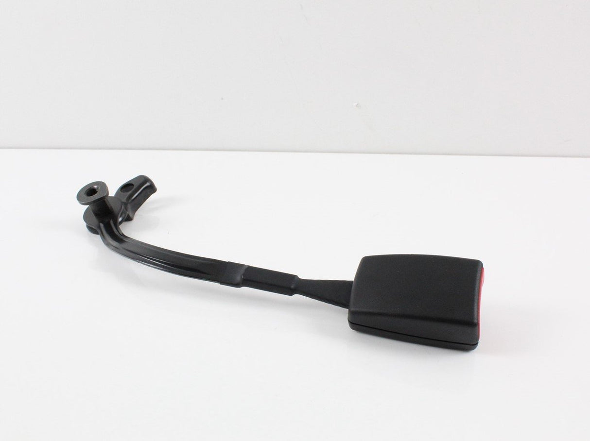 VW Passat B5.1 01-05 right front drivers seat belt buckle 3B0858472J