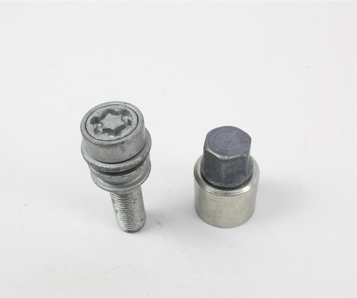 VW Transporter T5 Touareg locking wheel bolt key Code A 7L0698139A 781