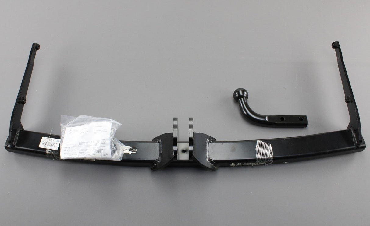 VW Golf MK7 Estate 2014-2017 towbar with fixed hitch (13-pin) 5G9092103A