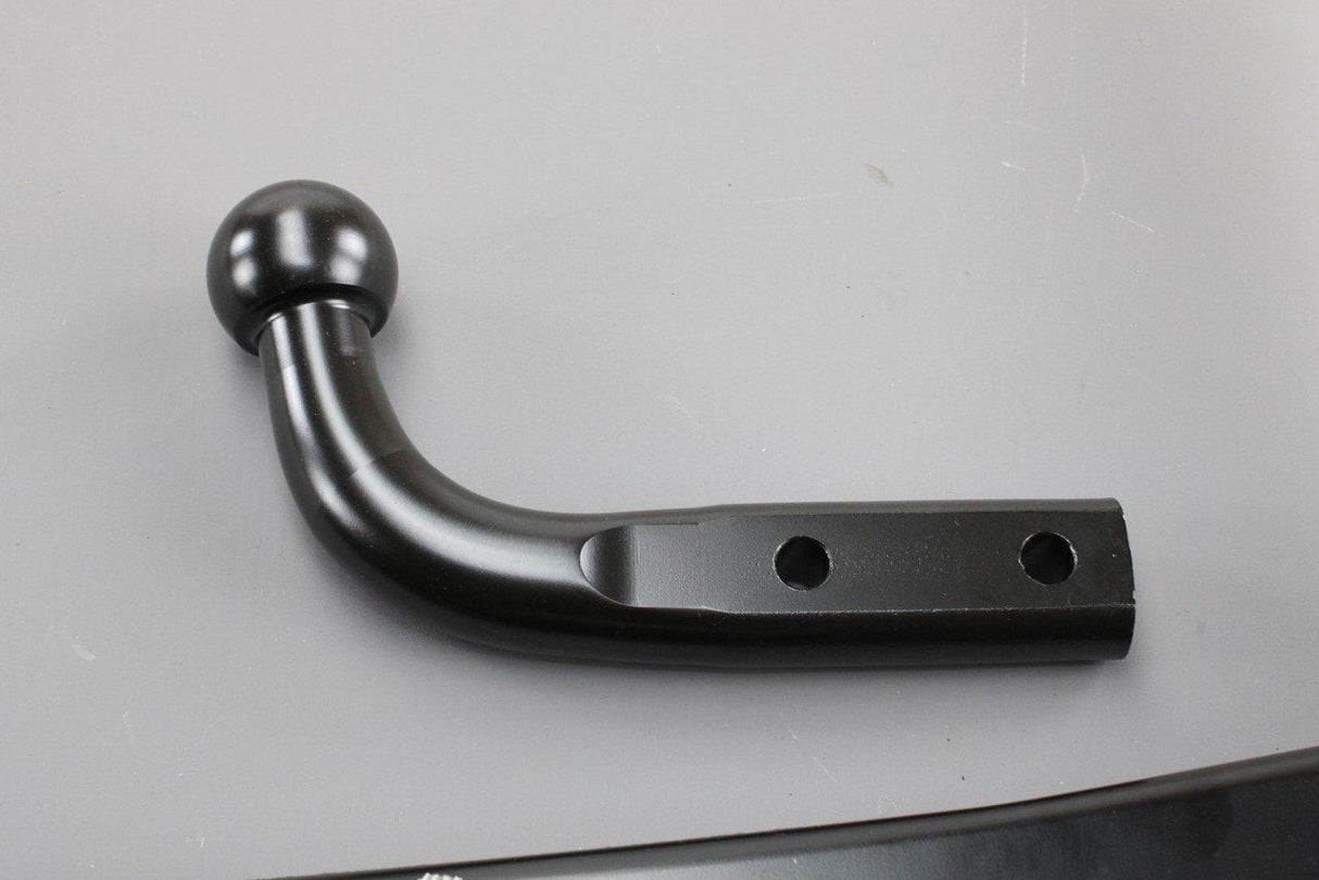 VW Golf MK7 Estate 2014-2017 towbar with fixed hitch (13-pin) 5G9092103A