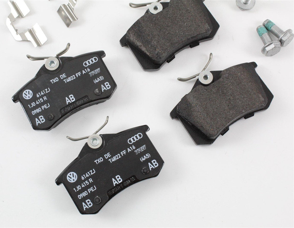 Audi TT MK1 2003-2006 rear brake pads set 232mm 1J0698451N