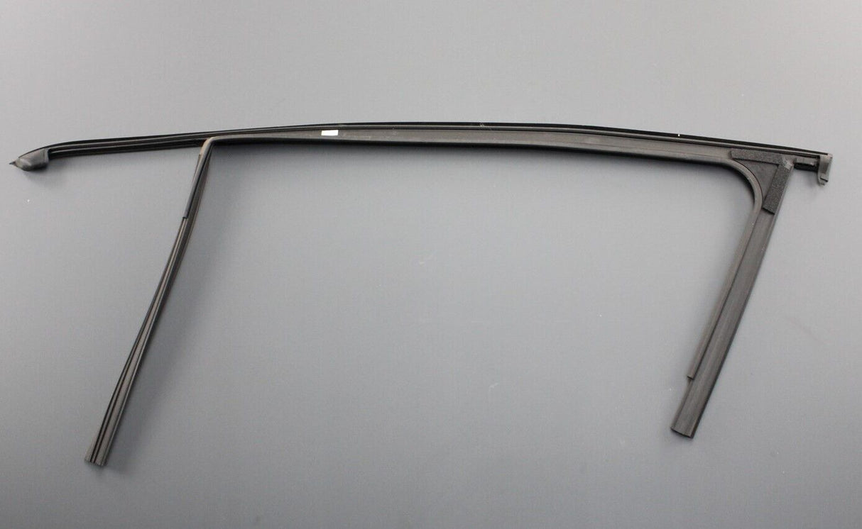 Mercedes-Benz GLA 200 & GLA 180 window guide rail (right) A1567250225