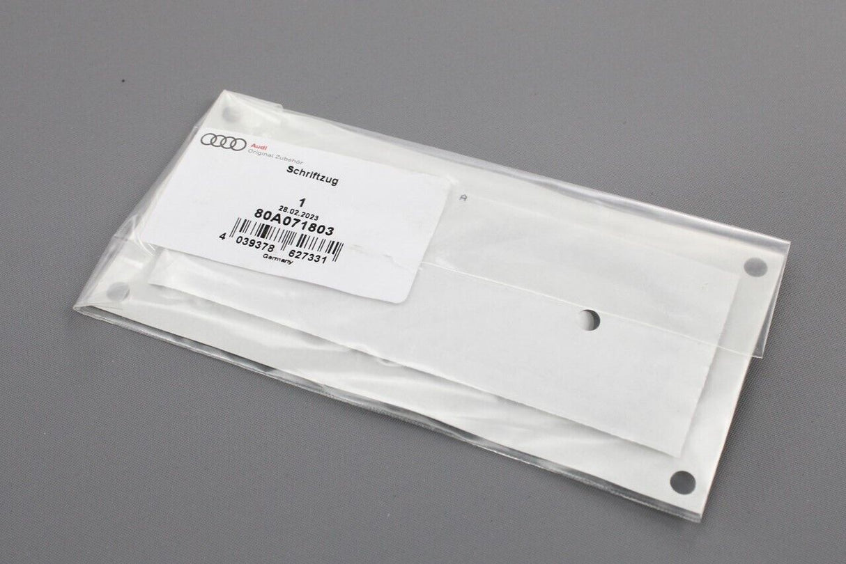 Audi Q5 2017-on rear boot lid badge in gloss black 80A071803