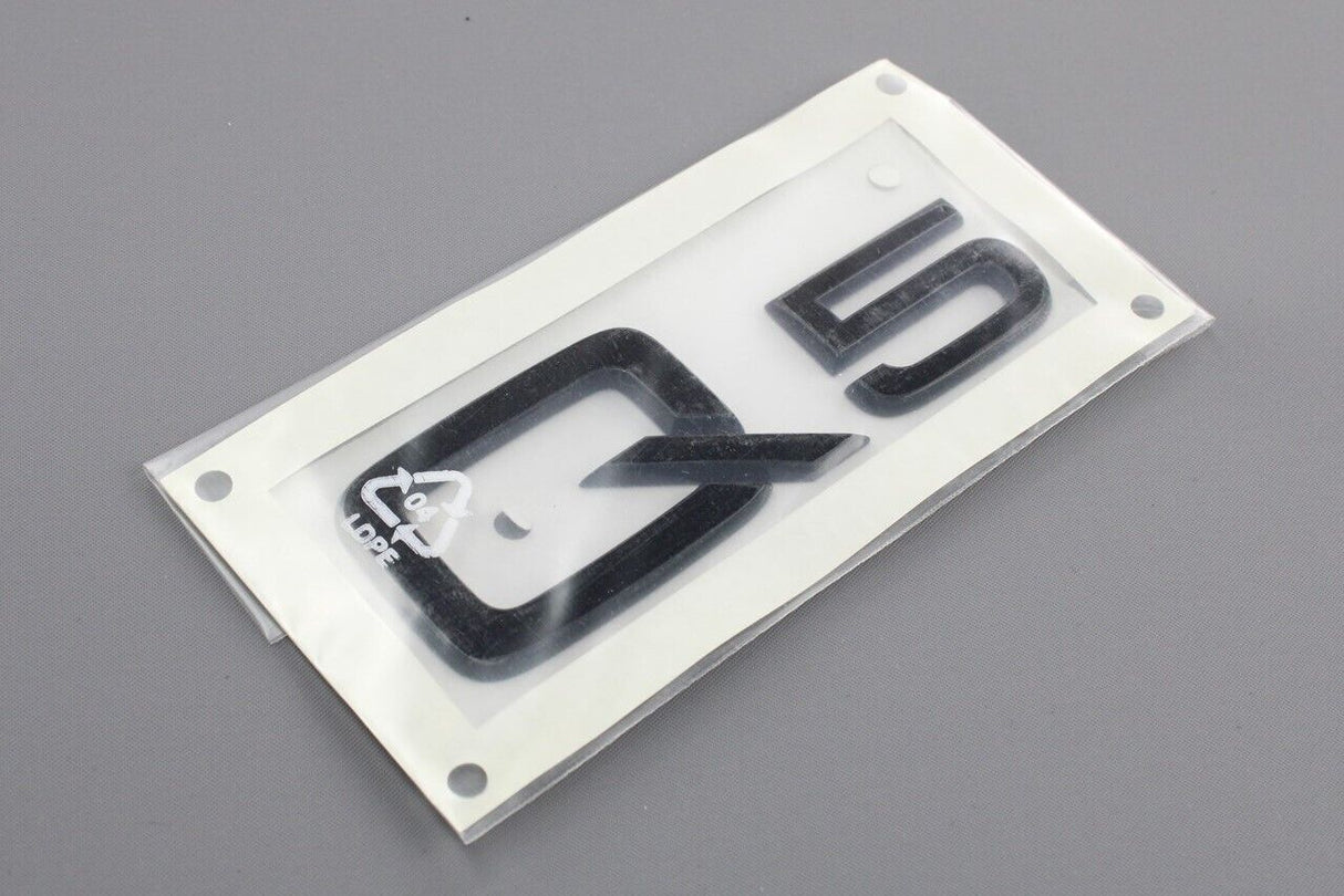 Audi Q5 2017-on rear boot lid badge in gloss black 80A071803
