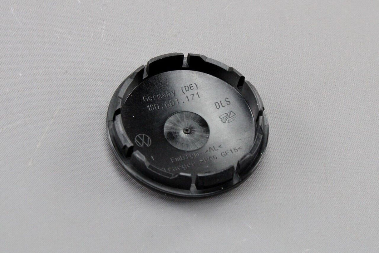 VW Up! T-Cross T-Roc alloy wheel centre cap (x1) 1S0601171 FOD