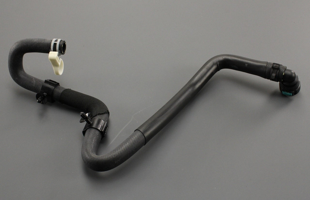 Land Rover Discovery 5 Range Rover auxiliary radiator feed hose LR100138, view 1