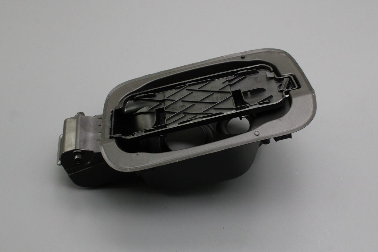Skoda Karoq SEAT CUPRA Ateca 2016-on fuel filler flap housing 575809702E