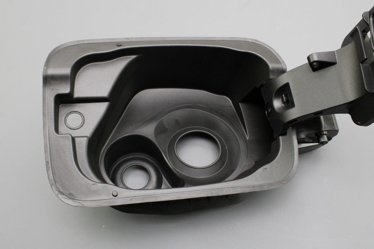 Skoda Karoq SEAT CUPRA Ateca 2016-on fuel filler flap housing 575809702E