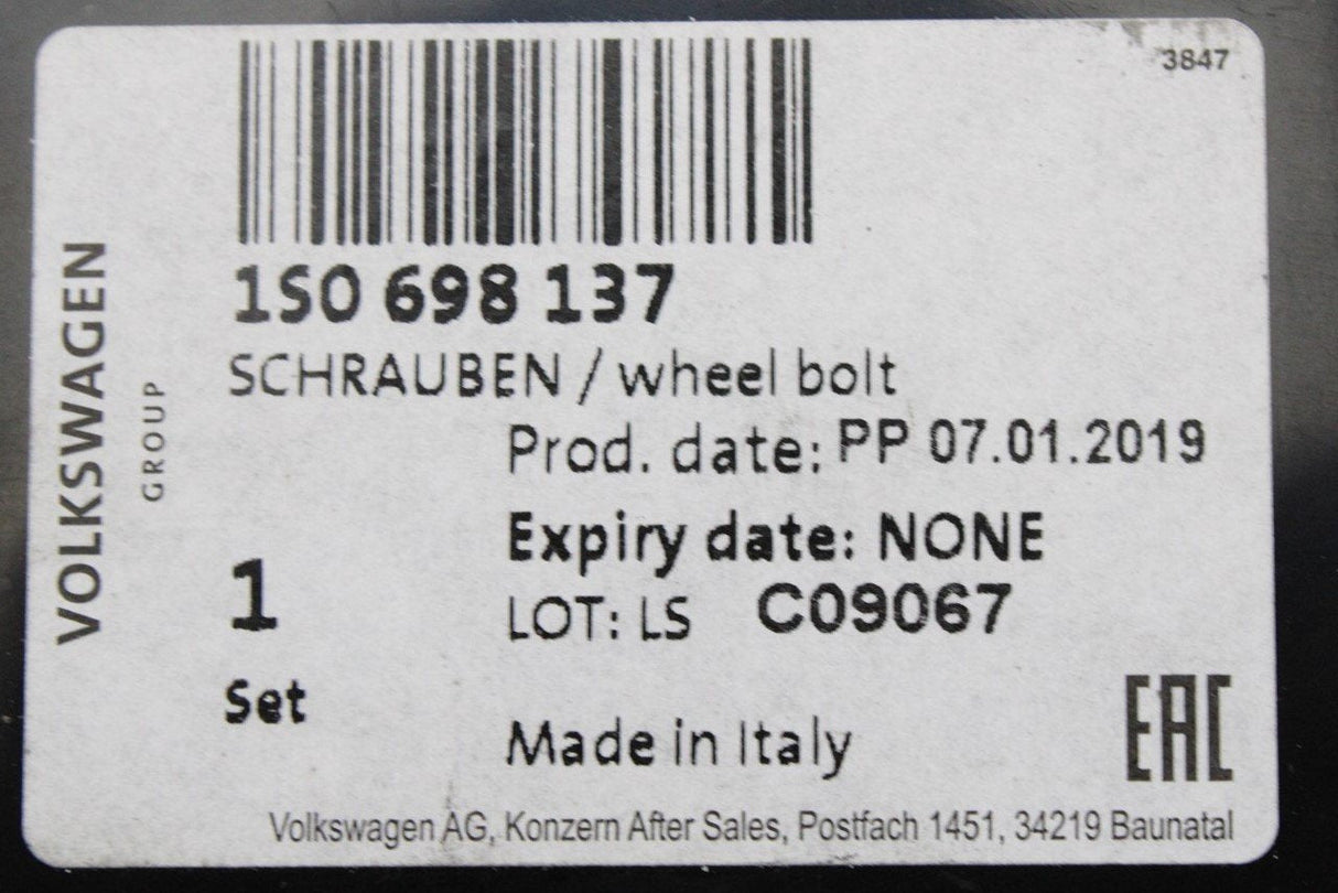 VW Up! 2012-on alloy wheel ant-theft locking wheel nut set kit 1S0698137