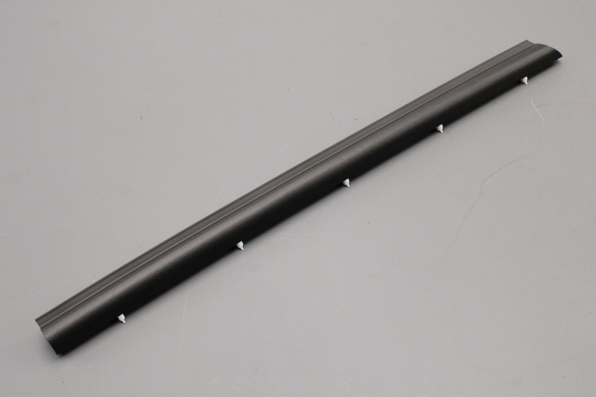 VW Transporter T5 T5.1 T6 T6.1 front door lower seal (left & right) 7H0837565A / 7H0837566A