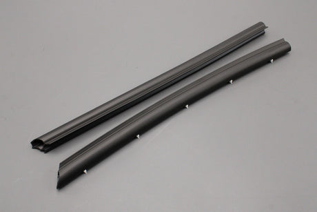 VW Transporter T5 T5.1 T6 T6.1 front door lower seal (left & right) 7H0837565A / 7H0837566A