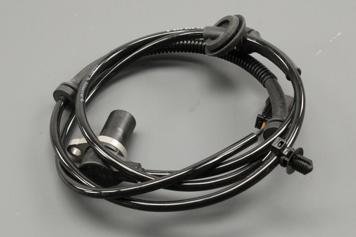 Audi A4 S4 01-08 RS4 SEAT Exeo ABS wheel speed sensor (rear) 8E0927807G