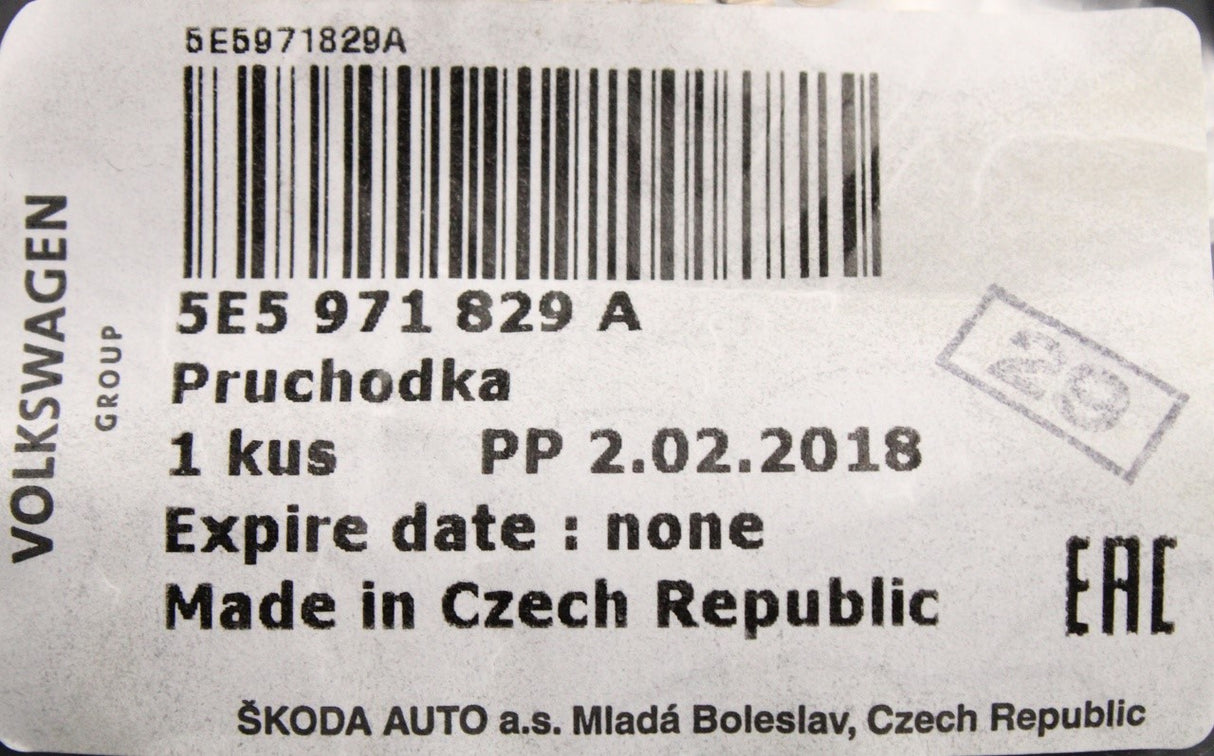 Skoda Octavia 2013-20 saloon tailgate boot lid wiring grommet 5E5971829A