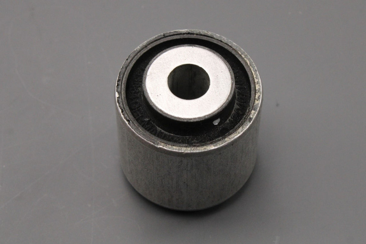 Audi A4 RS4 A5 A6 RS6 A7 A8 Q5 front lower arm bush (outer) 4E0407181B