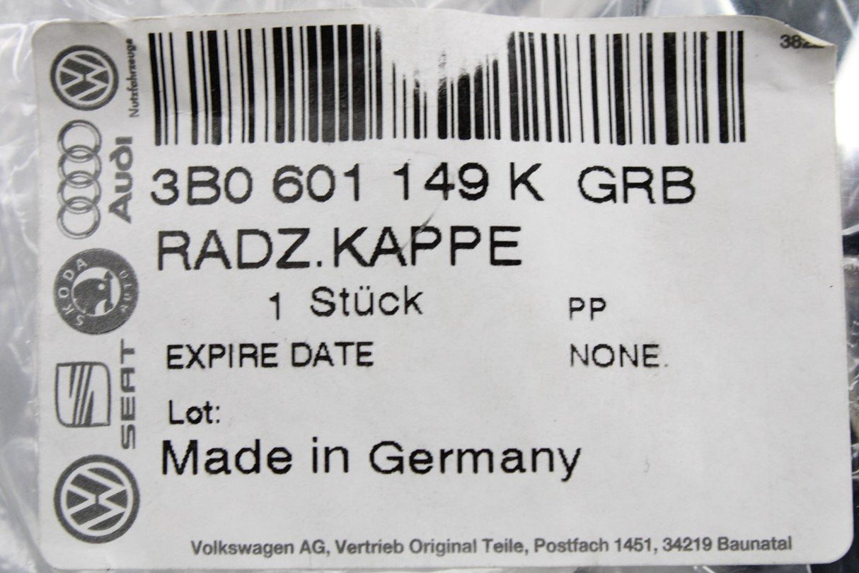 VW Passat B5.1 2001-05 Alloy wheel centre cap dish cover 3B0601149K GRB