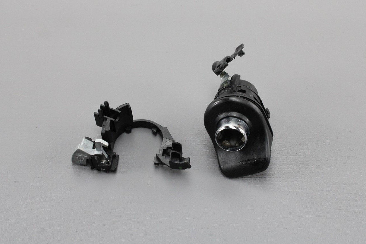 VW Fox 2005-10 tailgate boot lid handle (central locking) 5Z6827565J 1NN