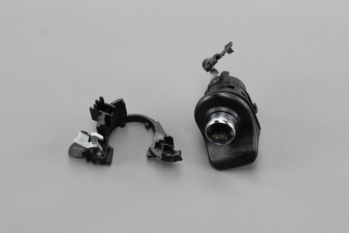 VW Fox 2005-10 tailgate boot lid handle (central locking) 5Z6827565J 1NN, view 1
