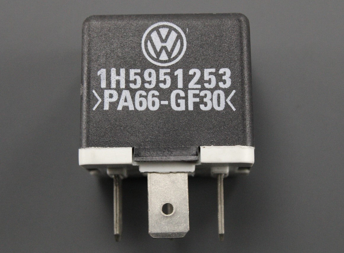 Audi R8 TTRS RS3 relay unit no 143 1H5951253