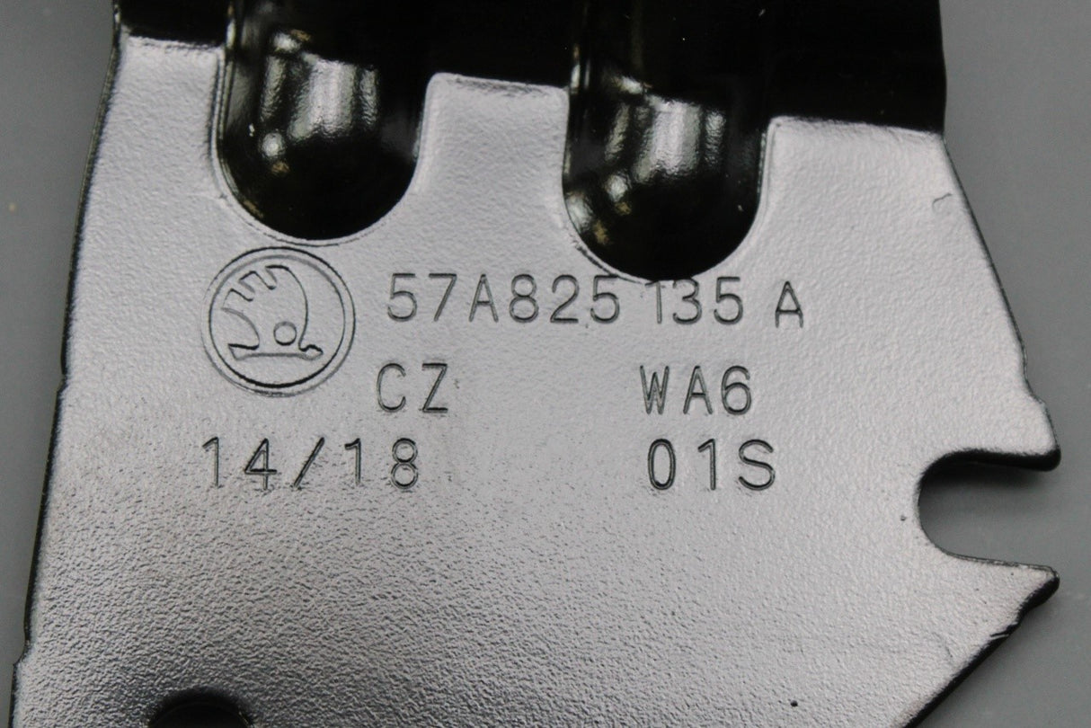 Skoda Karoq 2018-on rear support bracket (centre) 57A825135A
