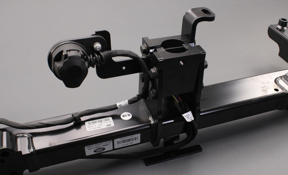 Land Rover Defender L663 2020-on detachable tow bar LR130330