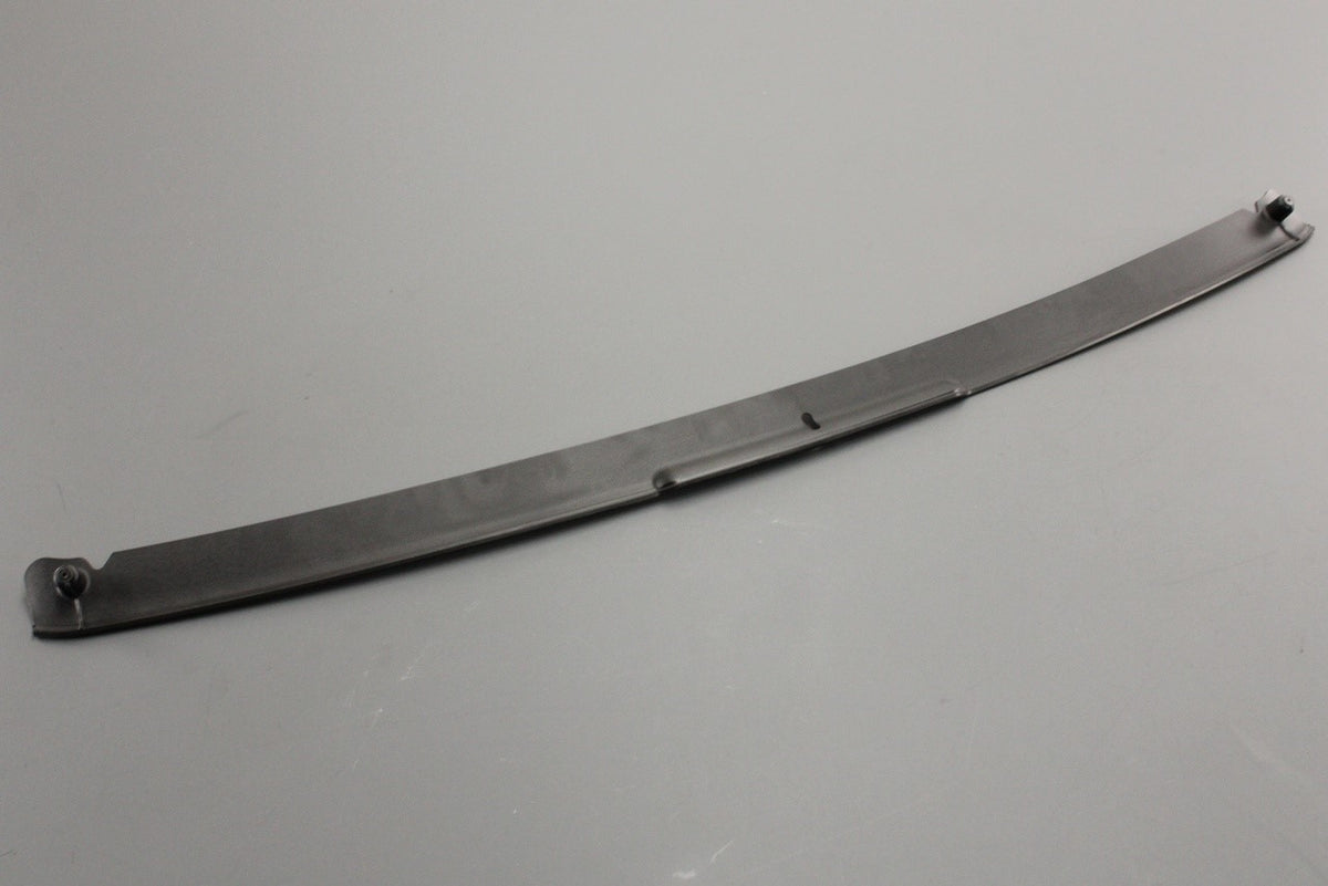 Audi TT TTS TTRS 2015-on bonnet edge protector 8S0823125, view 1