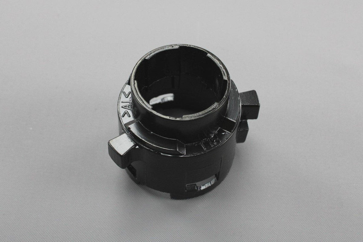 Audi TT TTS TTRS R8 wing mirror adapter piece (left) 8J2857363, view 1