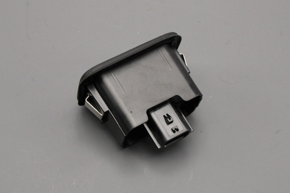 Land Rover Range Rover interior tailgate closing switch LR107869