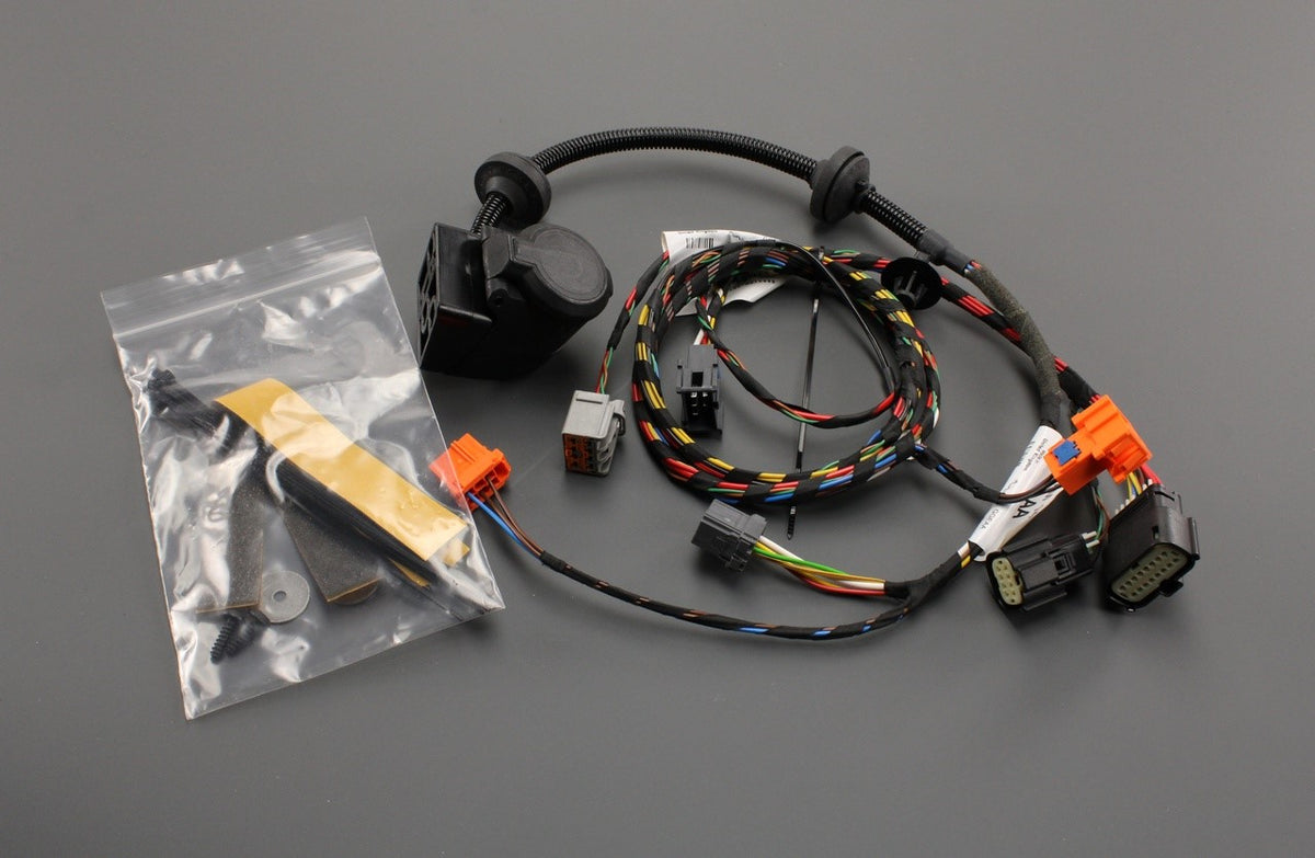 Jaguar I-Pace 2018-on cycle carrier lighting wiring harness T4K11471, view 1