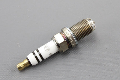 Audi A4 A6 A8 VW Touareg Phaeton 4.2 V8 longlife spark plugs 101905615A