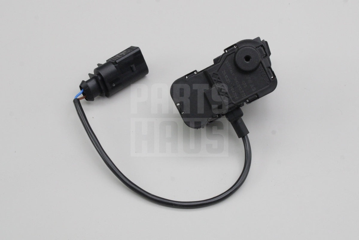 VW Golf MK8 Passat B9 Skoda Octavia fuel filler flap actuator 5H0810773