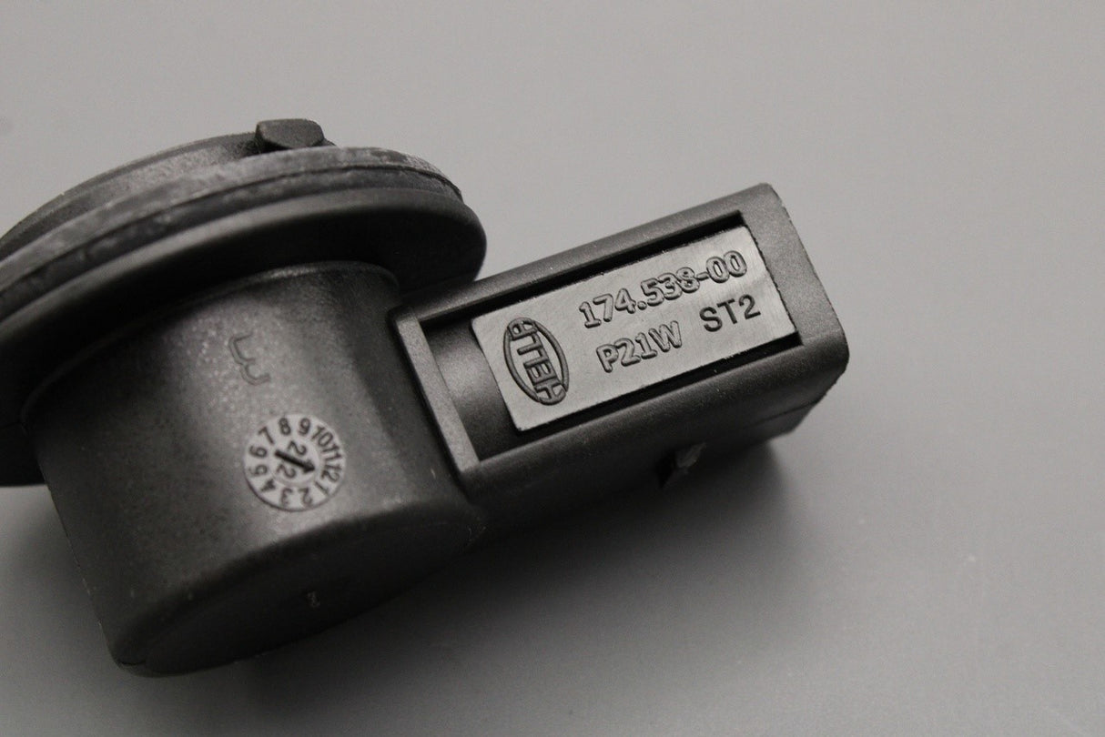 VW Polo 6R 6C Passat Skoda Fabia Superb DRL light bulb holder 6R0953123A