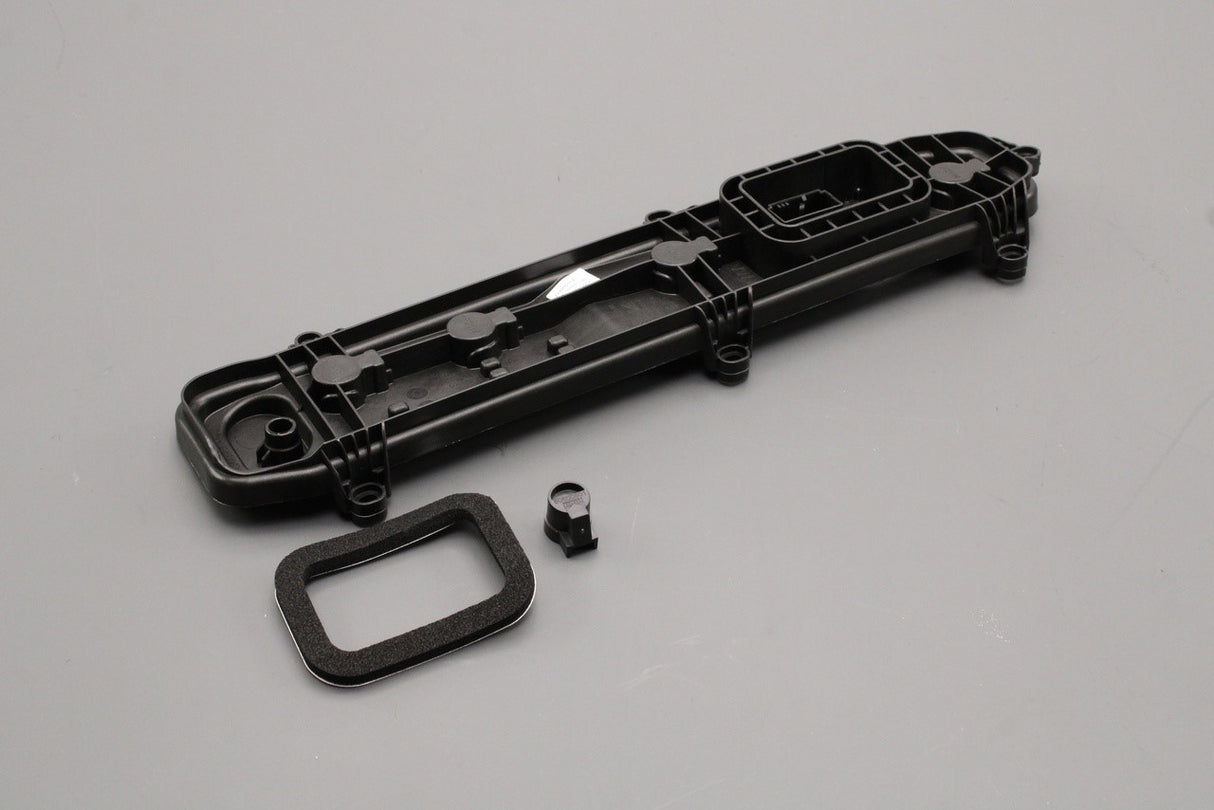 VW Crafter 2017- bulb carrier holder with gasket (rear right) 7C0945258A