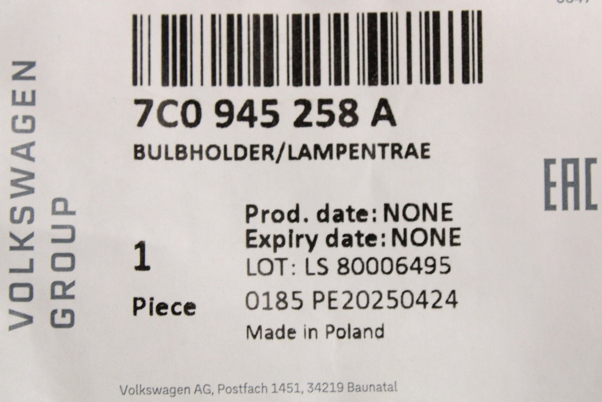 VW Crafter 2017- bulb carrier holder with gasket (rear right) 7C0945258A