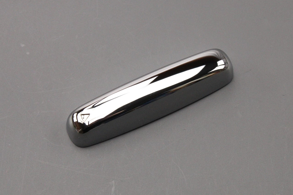 Land Rover Discovery 2010-on Feelander 2006-2014 chrome key end cap LR050788, view 1