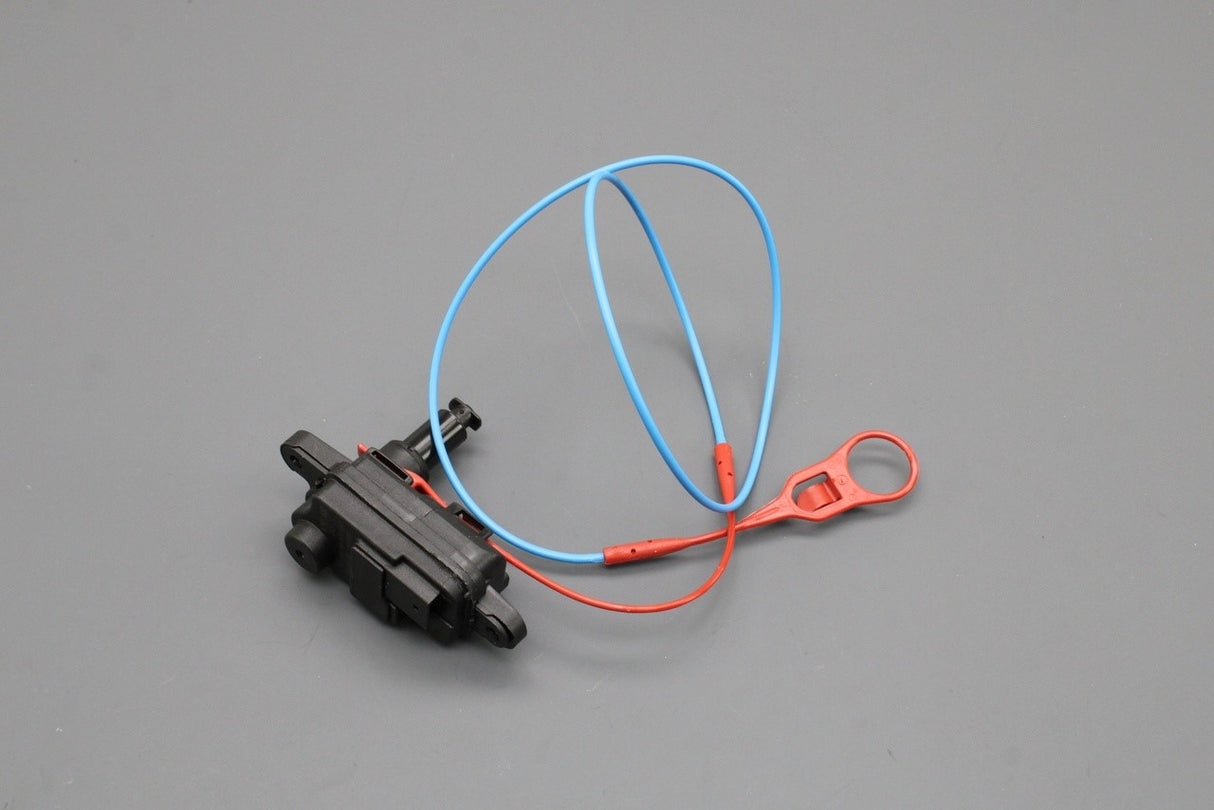 Audi A3 Q3 Q5 Q7 Q8 2016-on fuel flap actuator 4M0862153C