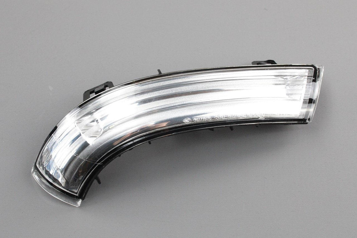 VW Golf MK5 Jetta 2006-10 Wing mirror indicator Right (Black) 1K5949102