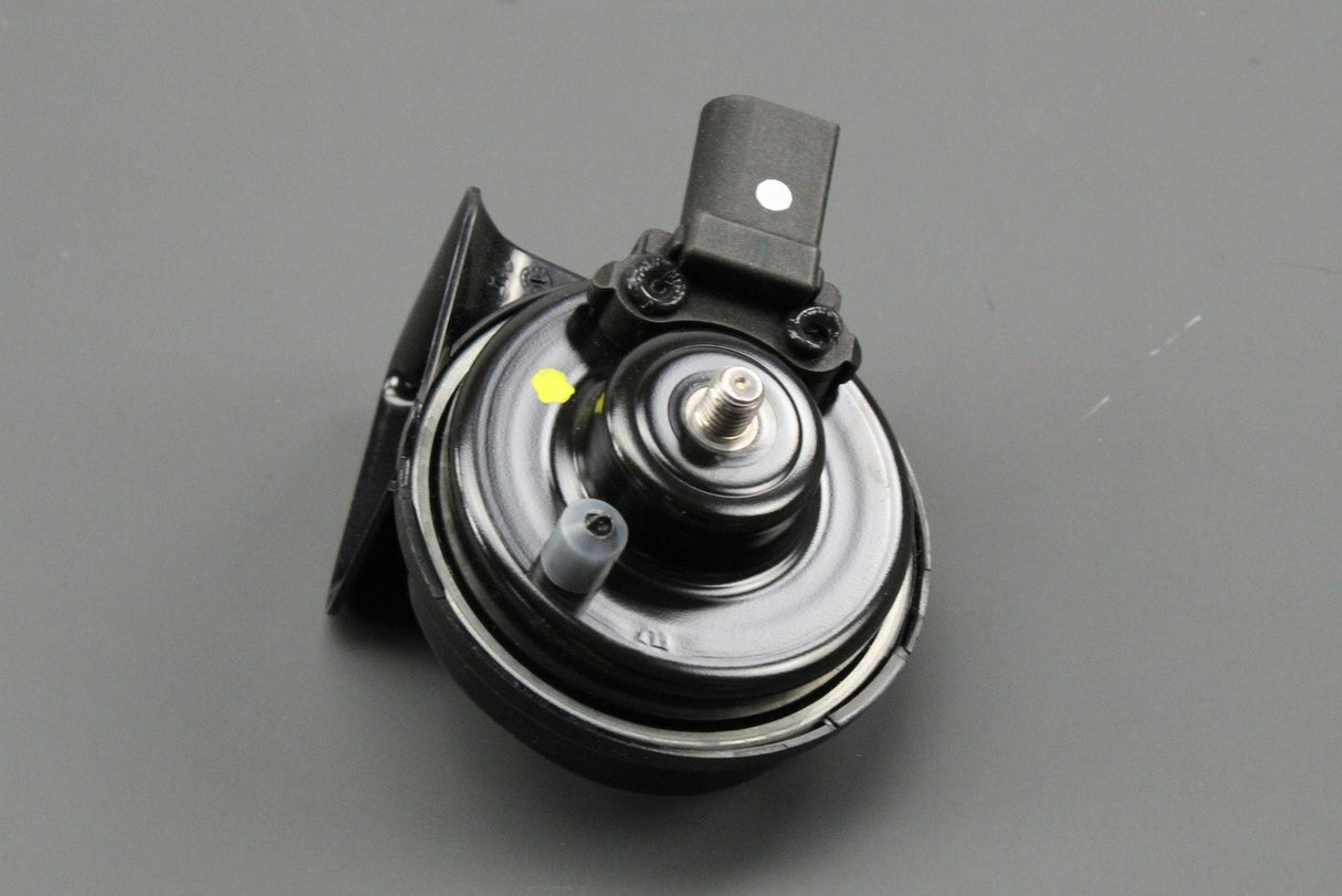 VW Golf MK7.5 Audi A1 Skoda Kodiaq SEAT low tone signal horn 5Q0951221D