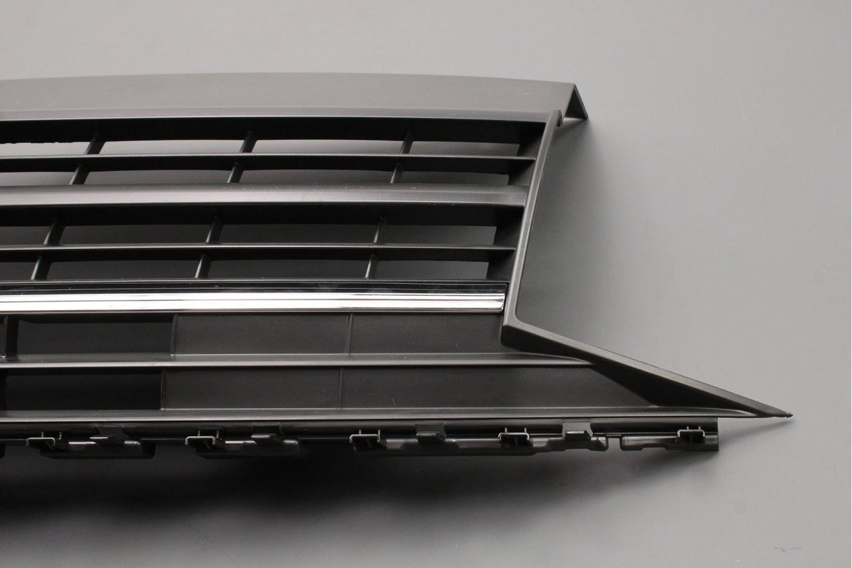 VW Transporter California T6 front radiator grille with badge 7E0853651A
