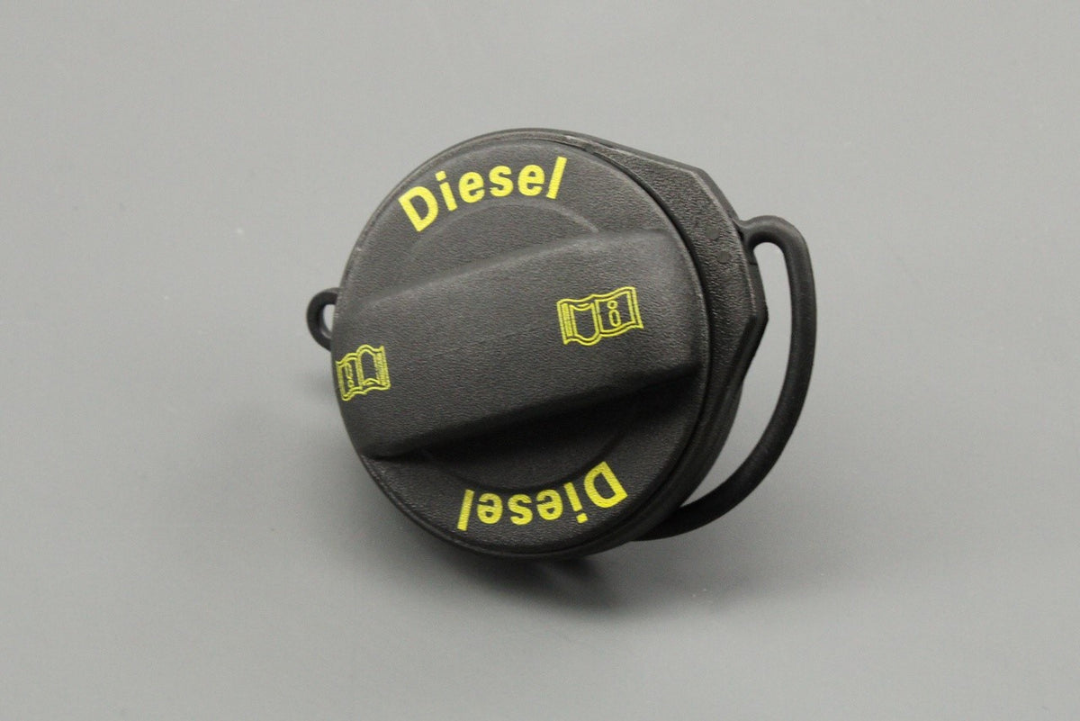 VW Scirocco Tiguan Audi Q3 fuel tank filler cap (diesel) 3C8201550D, view 1