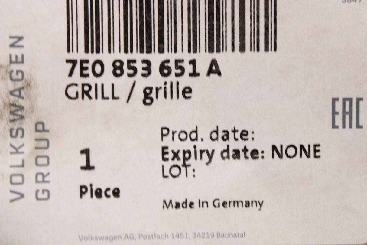 VW Transporter California T6 front radiator grille with badge 7E0853651A