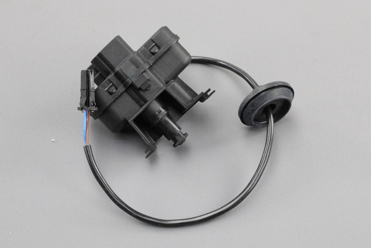 VW Tiguan 2012-16 fuel filler flap locking actuator 5N0810773F, view 1
