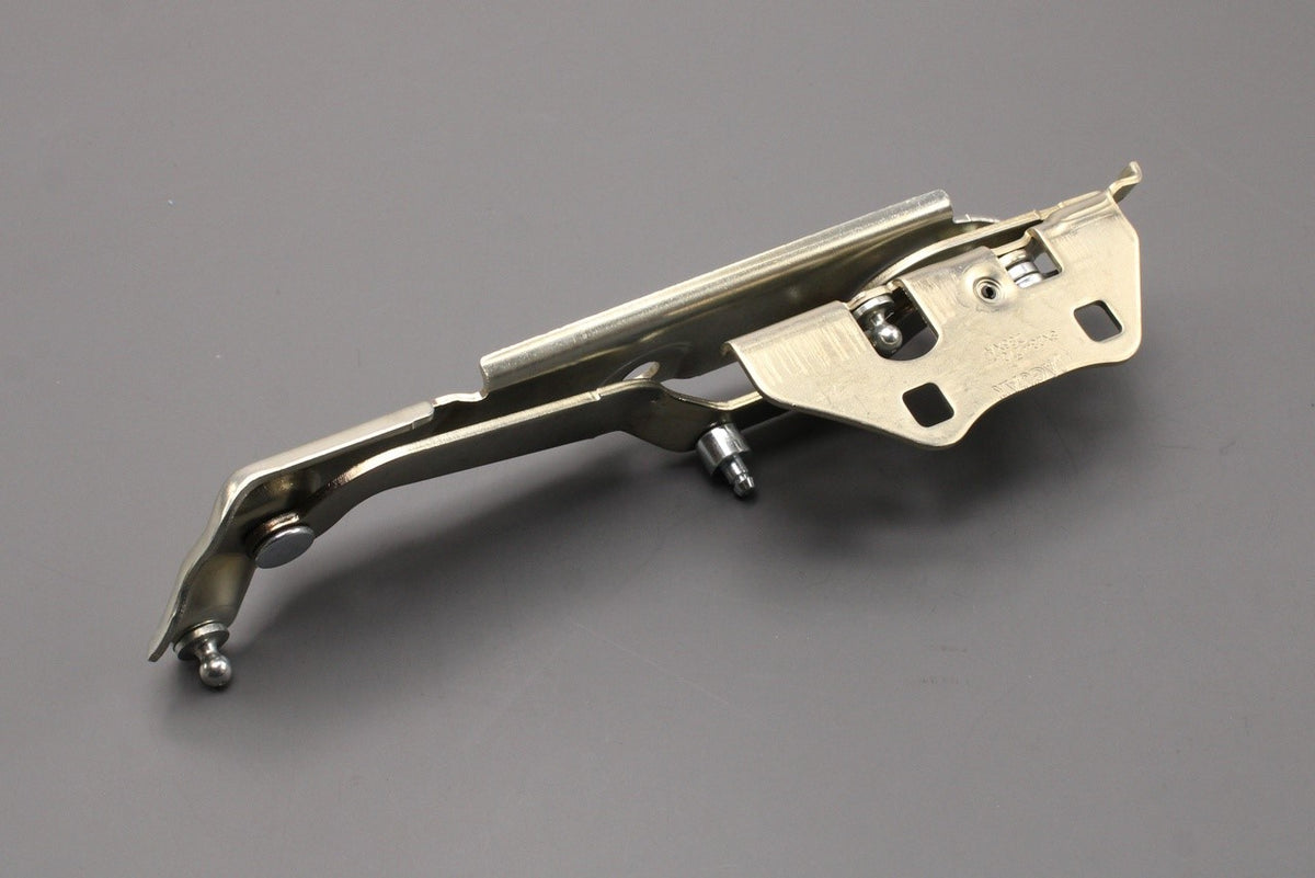 Jaguar XF Saloon 2009-2015 boot lid hinge (left) C2Z18290, view 1